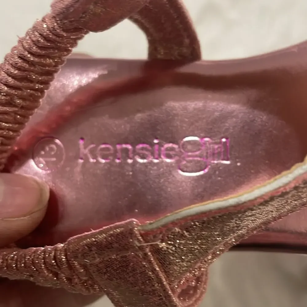 Kensie Girl 13 pink metallic tween toe sandals elastic strap worn once euc